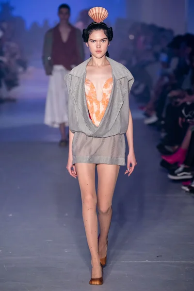 Look 40